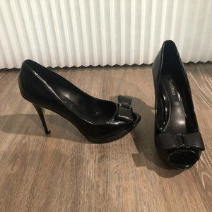 White House Black Market size 6 heels